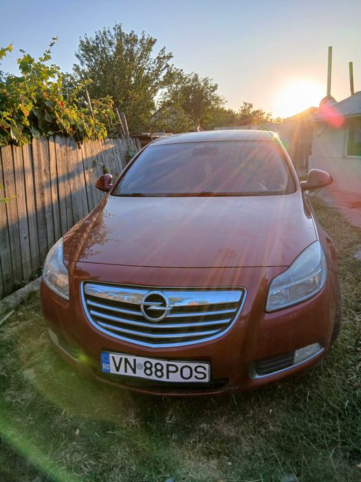 Vând Opel Insignia