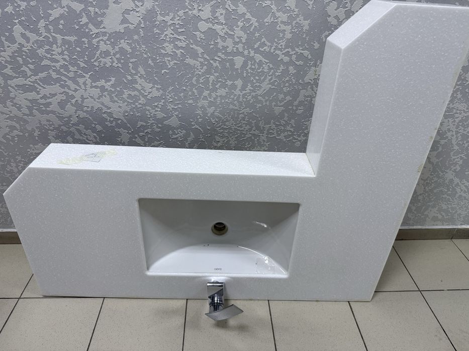 Продам столешницу с раковиной