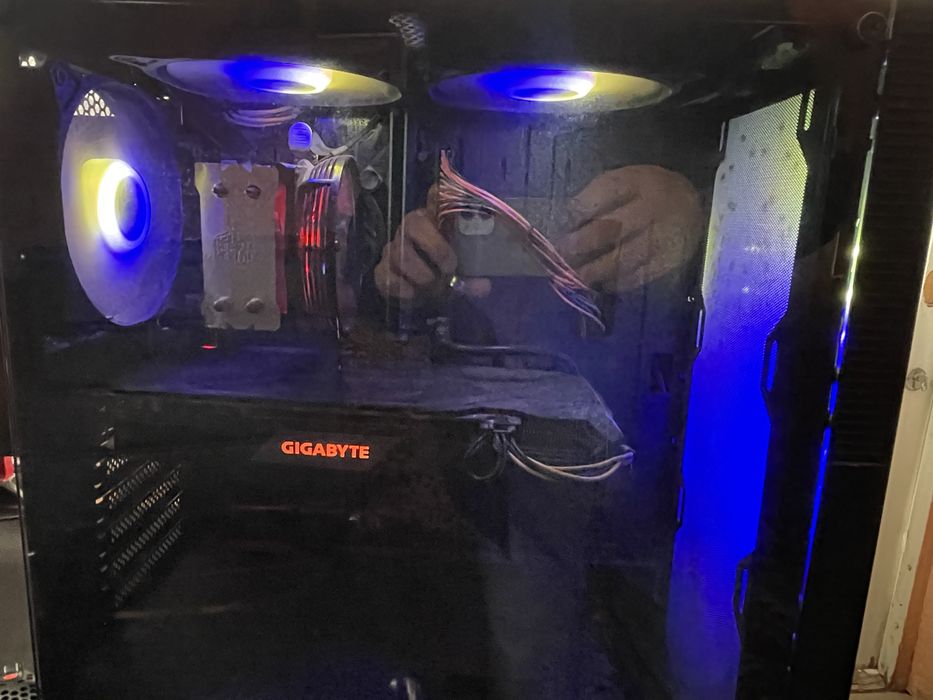 Gtx 1660s/i5 9400f/ddr4 16gb/256gb ssd/550w block/B360m Mat