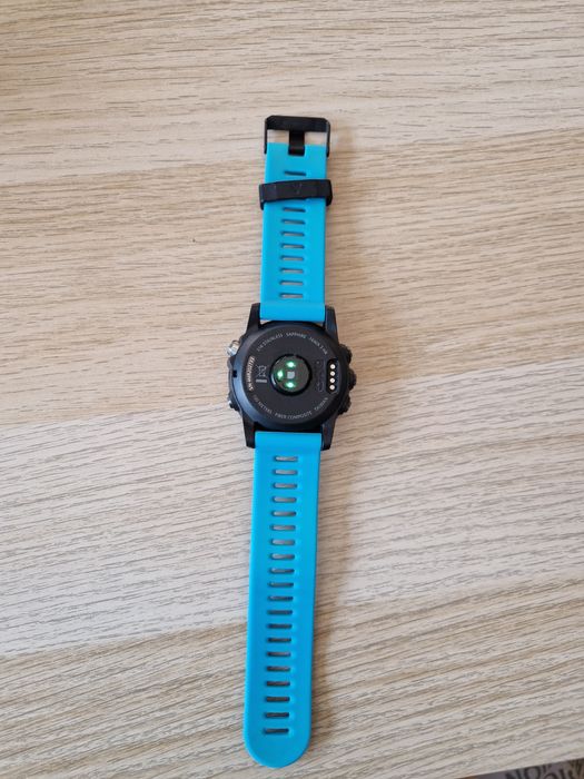 продавам  garmin fenix 3hr sapphire