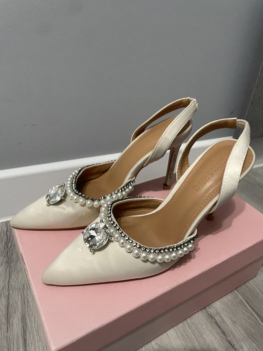 Продаю туфли новые