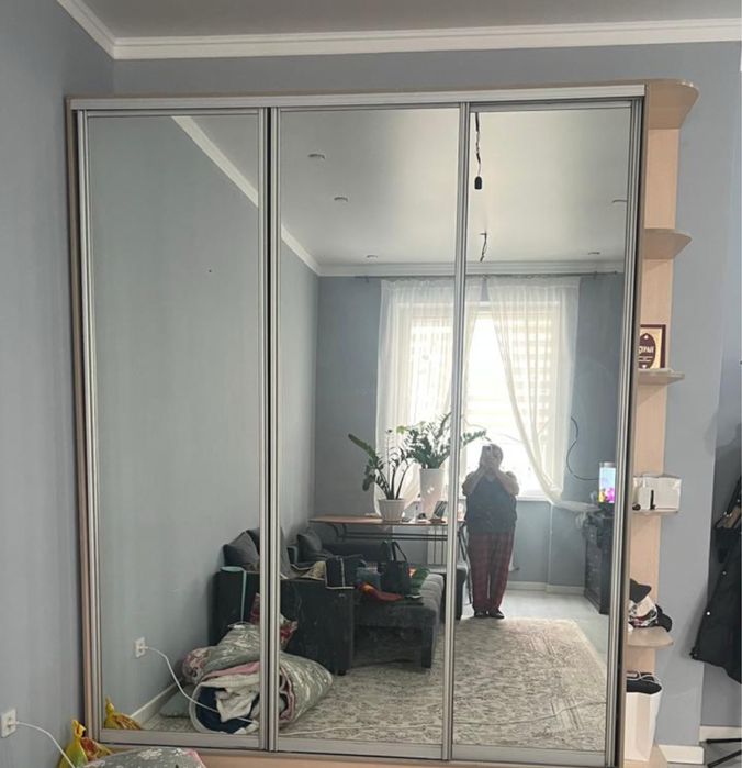 Продам шкаф в прихожую.