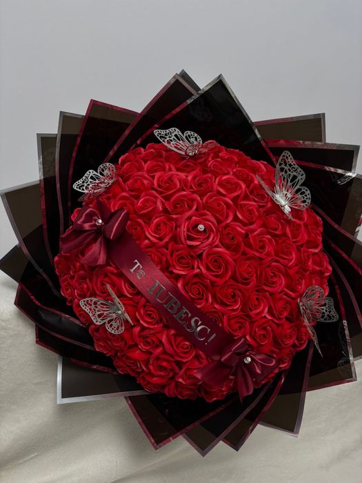 Buchete din trandafiri de sapun si aranjamente florale!