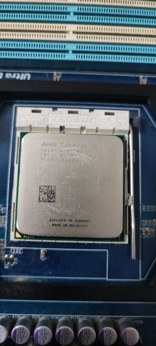 AMD Phenom II X4 810 (2.6GHz)+Оригинален охладител(BOX) – Перфектен!!!