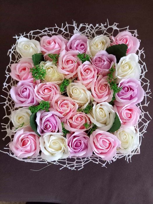 Ръчно изработени аранжировки от сапунени рози