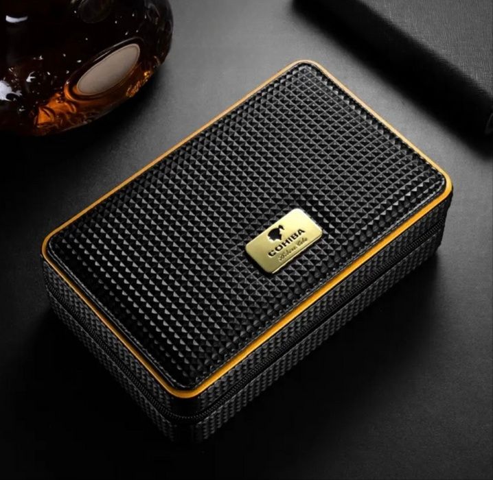 Преносим Хумидор За Пури със запалка ,Гилотина и Дигитален Хидрометър