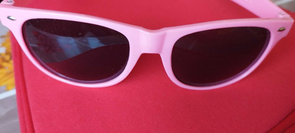 Ochelari de soare roz pentru adolescente. UV: 4,00, CAT: 3!Noi far eti