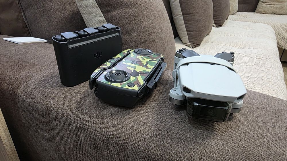 Дрон Dji mavic mini combo