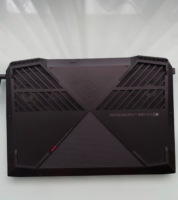 Laptop Gaming HP OMEN 15 – i7, GTX 1060 6GB, 16GB RAM, 666GB SSD