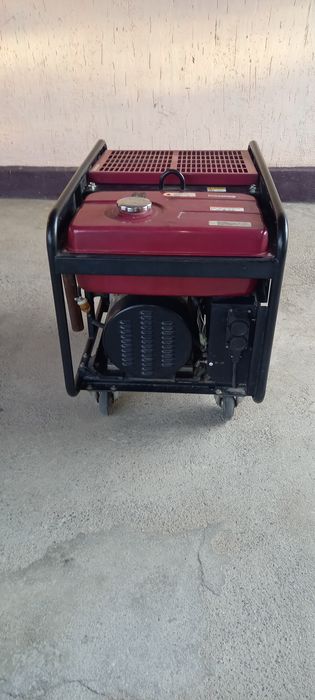 Бензиновый генератор HONDA