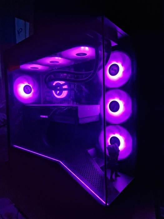 PC Gaming AMD Ryzen 5 5600 / RX 7700 XT 12 GB / 32 GB RAM DDR4