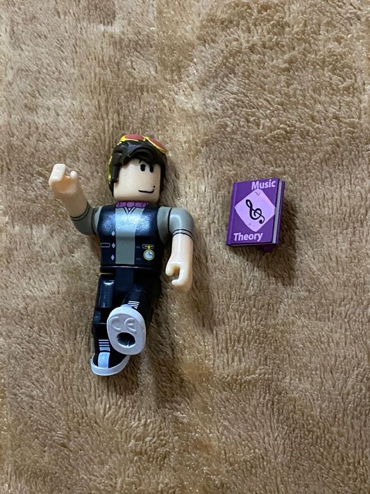 Продажа игрушек от roblox(оригинальные)