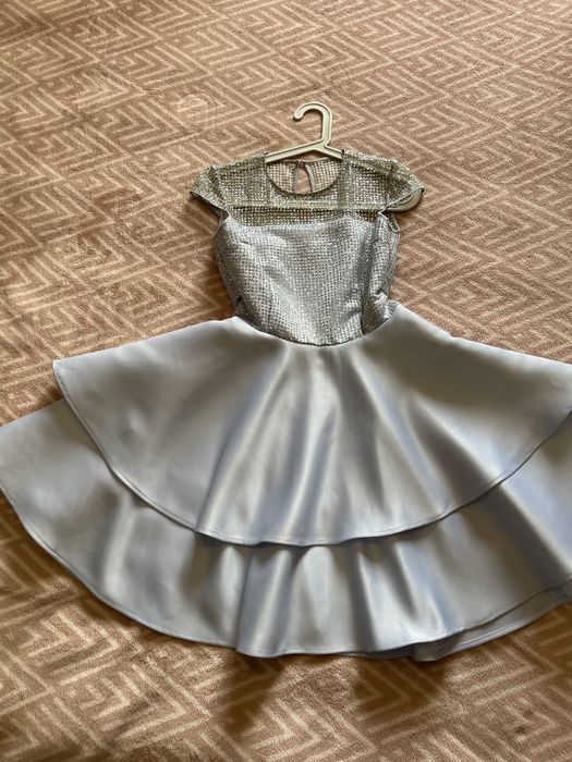 Продам платье размер xs