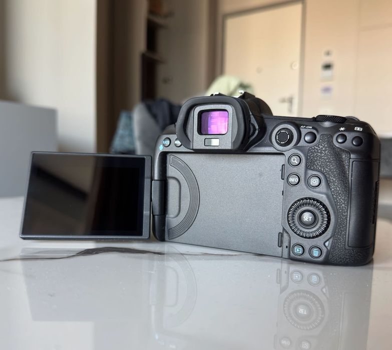 Canon EOS R5 Aparat Foto Mirrorless Full-Frame 8K Body  6620 cadre trase