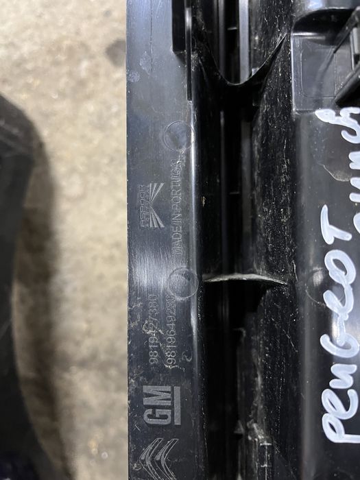 2 броя ляв и десен Стоп за Peugeot Partner,Runch
