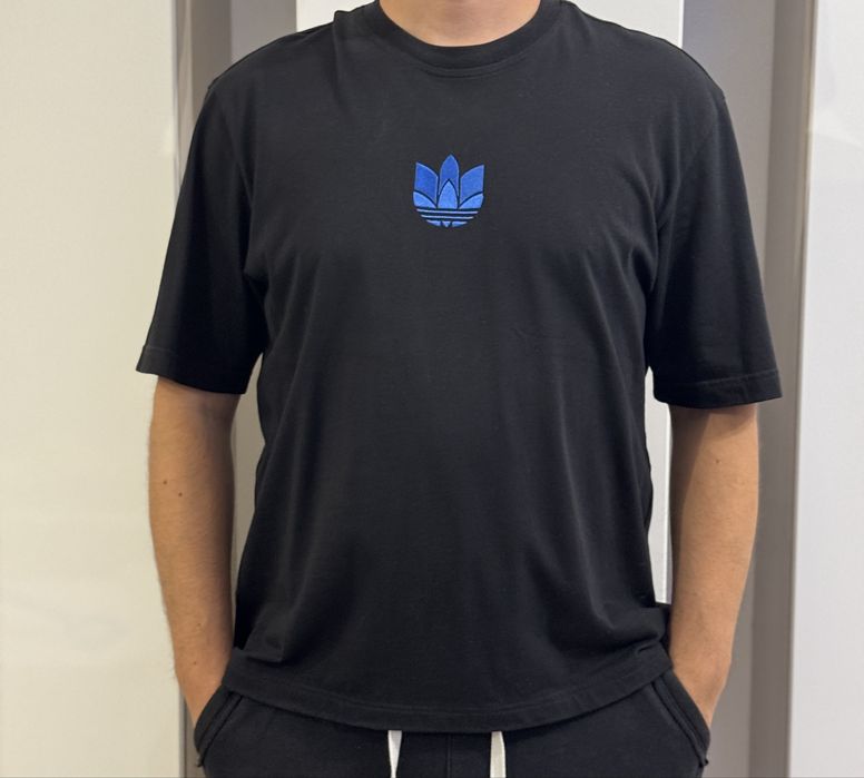 Vand tricouri Michael Kors, Adidas