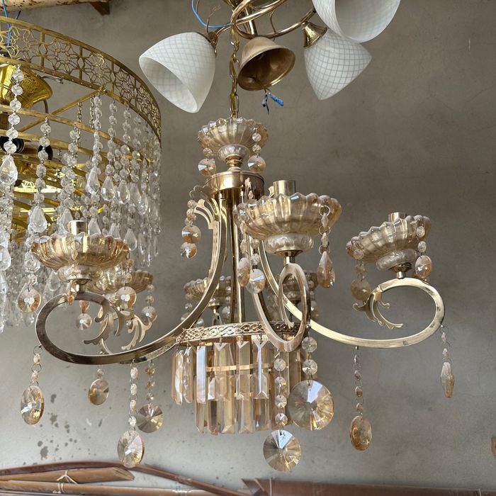 Продаю люстры, в хорошем состоянии