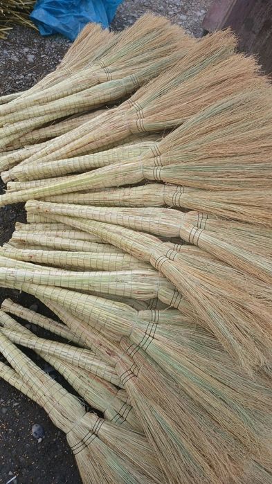 Оптом веник продам, это веник  для уборки  и метлы