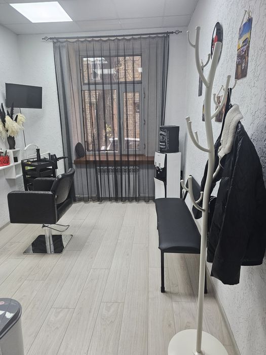 Продам парикмахерское кресло