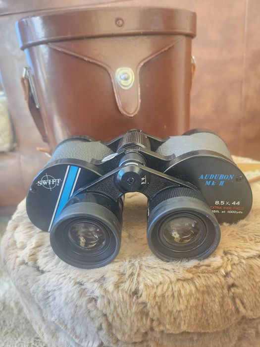 Бинокъл  в перфектно състояние