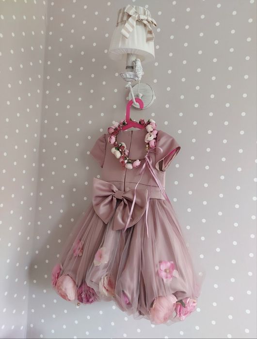 Платье от бренда Kisabiano