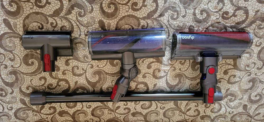 Dyson V8  si V10 accesorii  perii  teava  preturi diferite