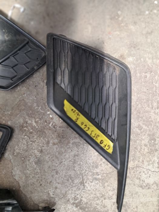 Грил решетка в броня халоген Vw Caddy Tiguan Touran T Roc  Audi  Q2  A3 A4  Seat