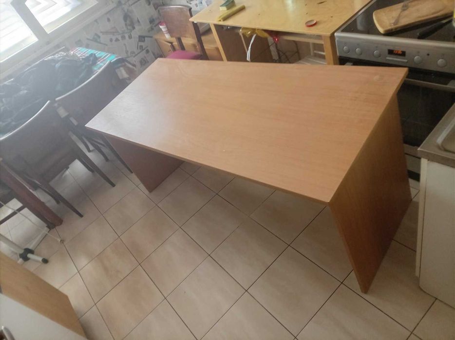 Продавам солидно дървено ГРАНД бюро
