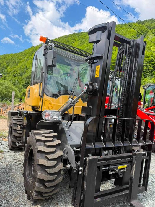 Stivuitor 4X4  Macao SM320