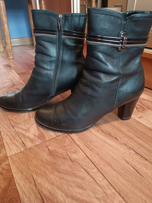 Продам женские полуботинки