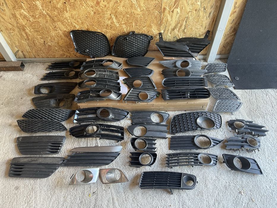 Grila proiector/Audi s4/Megane/Ford/Laguna/vectra C/Golf V Gti/astra H/ touran/audi