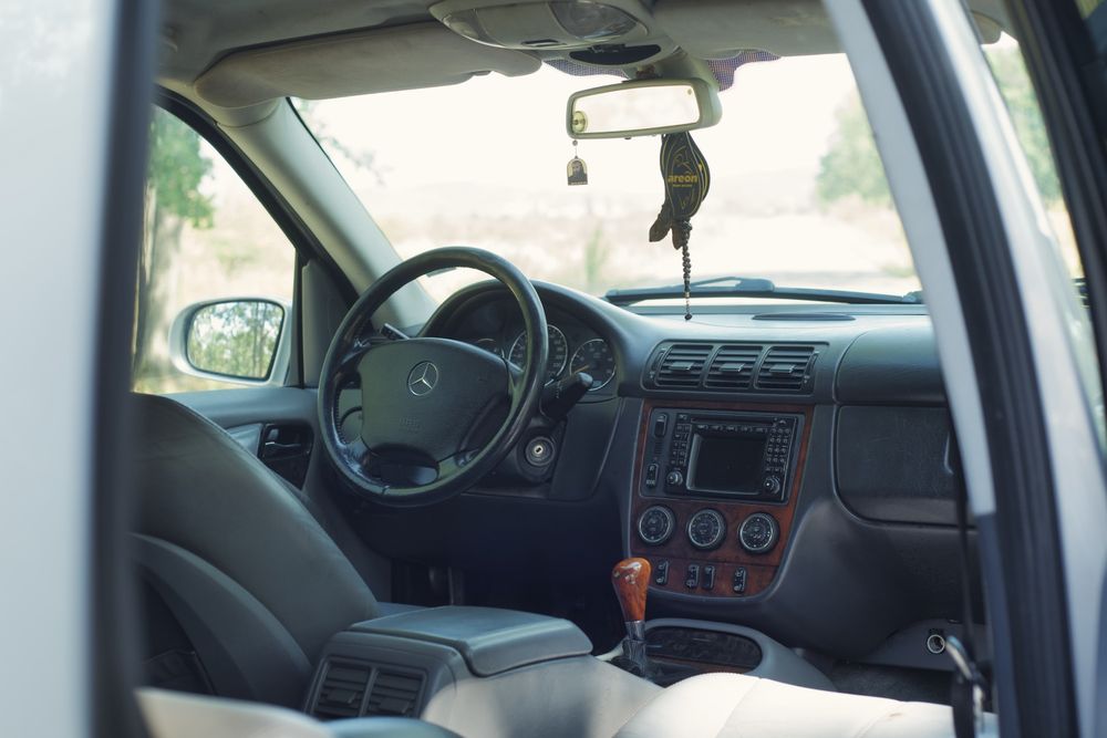 Dezmembrez Mercedes Benz ML270CDI W163 pachet AMG