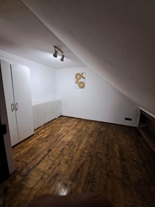 Închiriez apartament