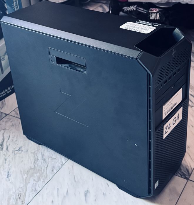 HP Z4 G4 Workstation Xeon W - 2102 @ 2,90 GHz, 32GB RAM, 512GB NVME SSD