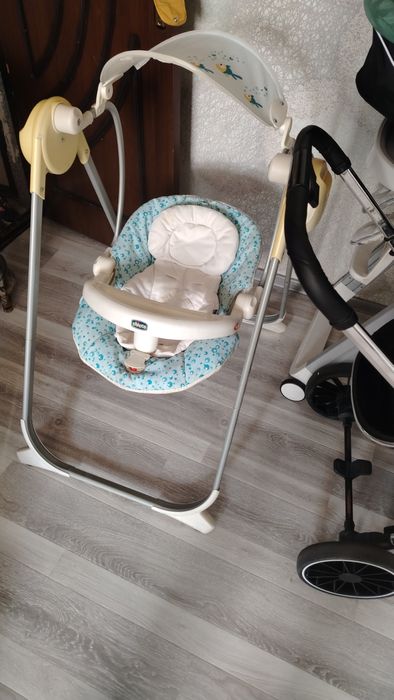 Продам шезлонг качеля chicco