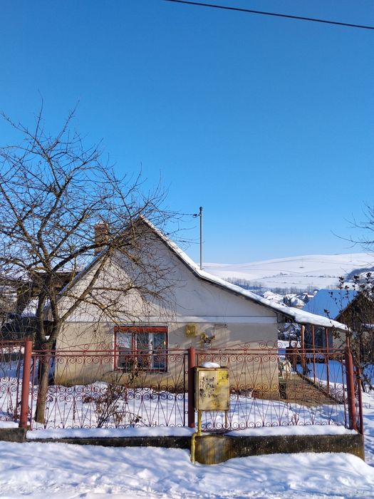 Casa bătrânească de vânzare