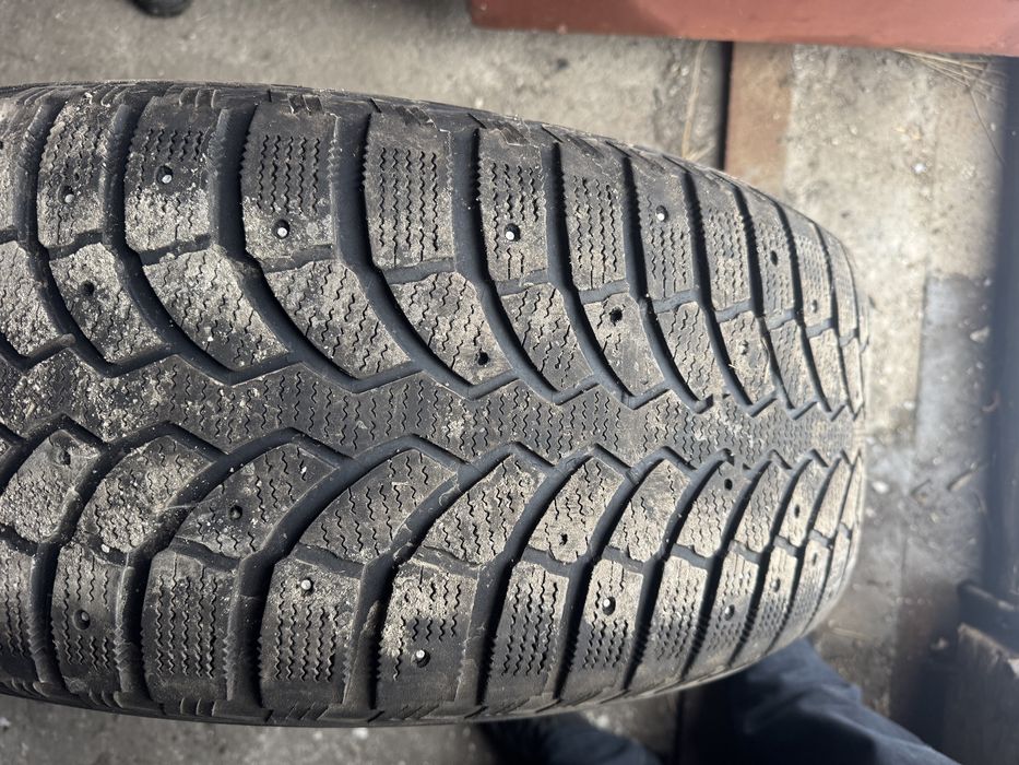 Продам комплект шин с дисками