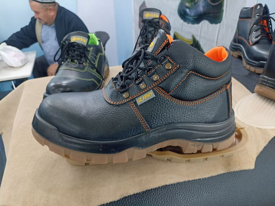 Рабочие ботинки  из натуральной кожи.