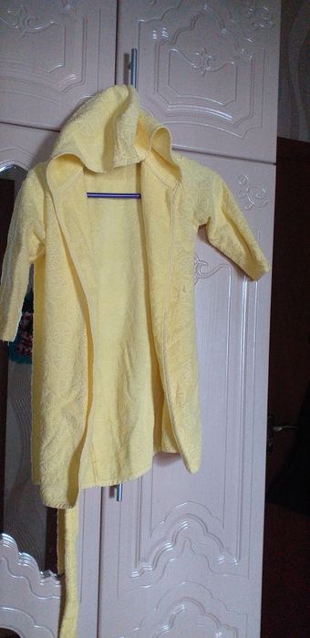 Теплая жилетка,халаты