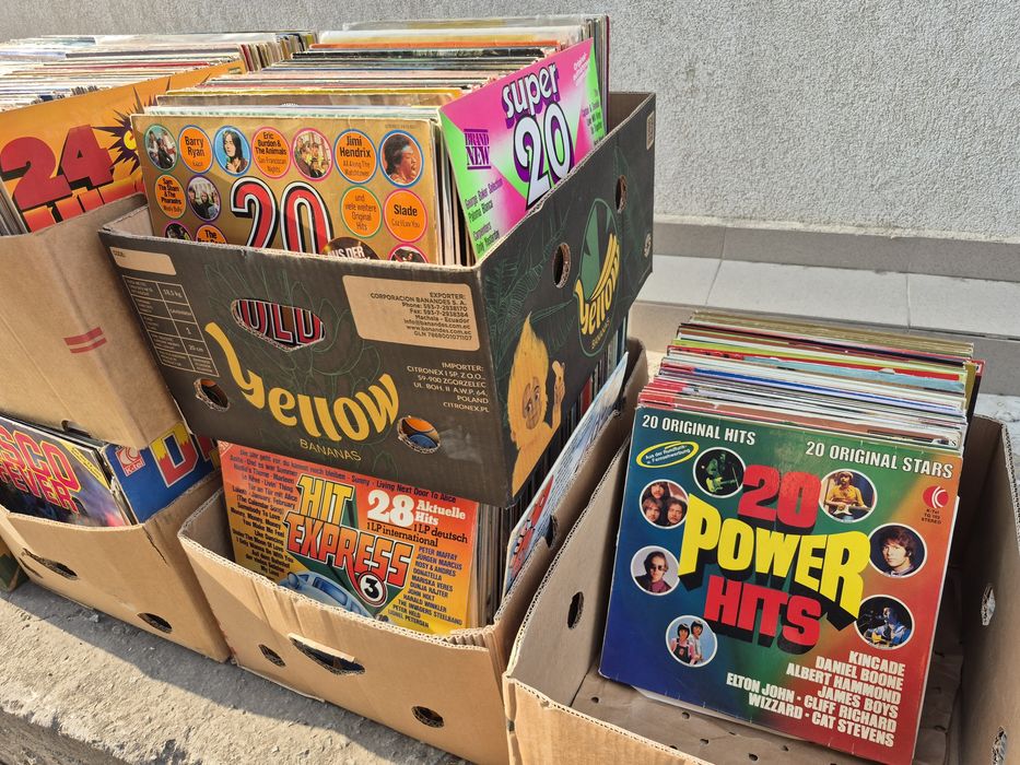 Vând Lot 100lp Discuri Vinil colectie muzica usoara straina mixta pentru pick-up