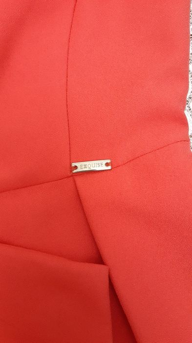 Продаётся платье от бренда EXQUISE,кораллового цвета.