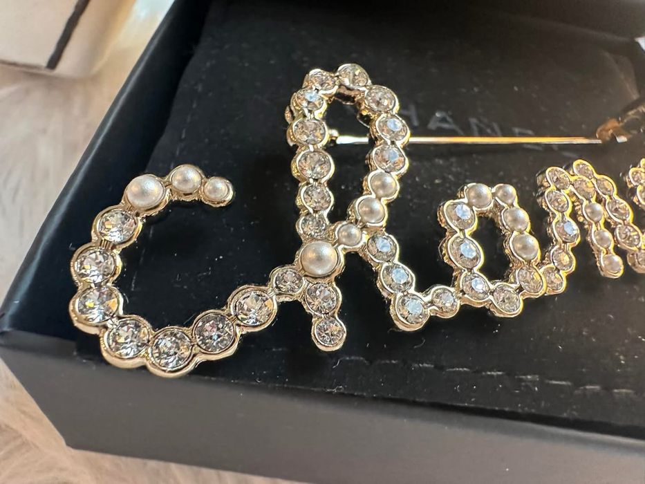 Brosa Chanel originala