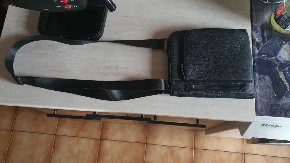 Мъжка кожена чанта