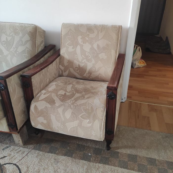 Диван с креслами производства Венгрии