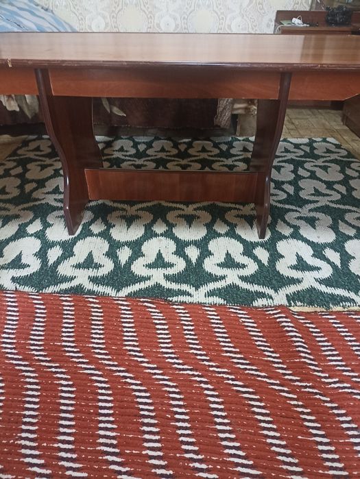 Прекрасный стол для дома