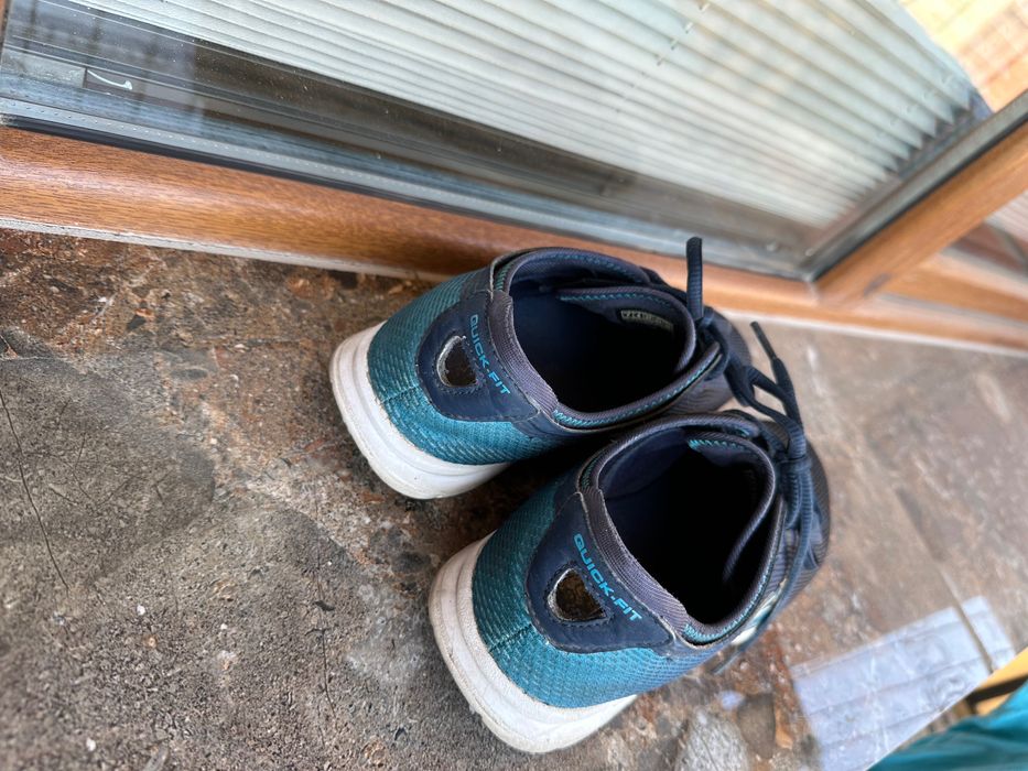 Кроссовки фирменный в хорошем состоянии