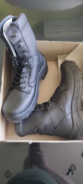 Цели полеви обувки