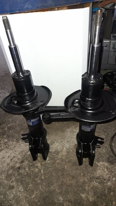 Продаю Амортизаторы  Лада Калина