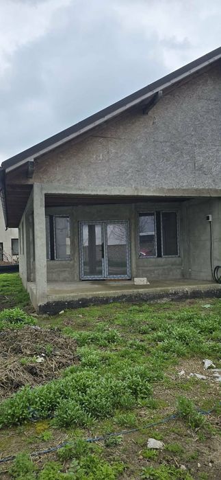 Vand casa in Cazasu