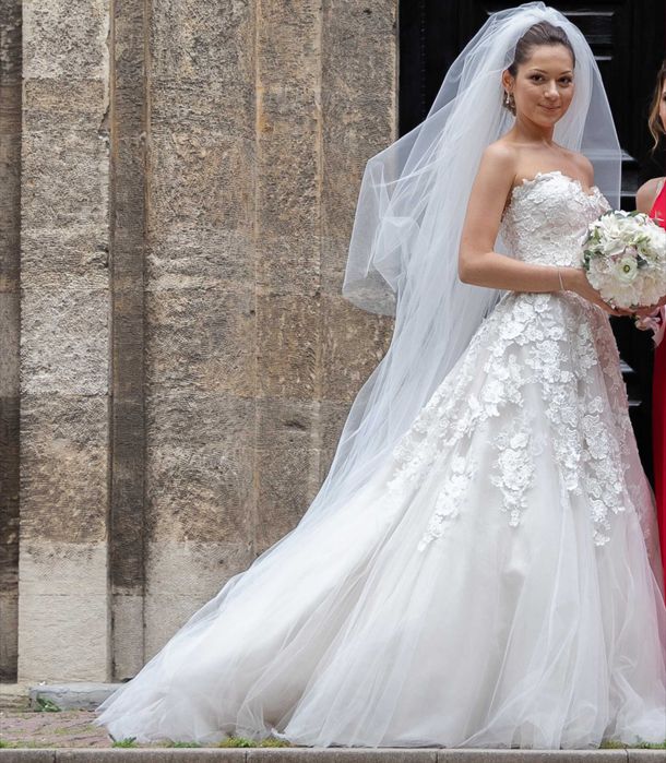 Сватбена рокля на марката Nicole Milano